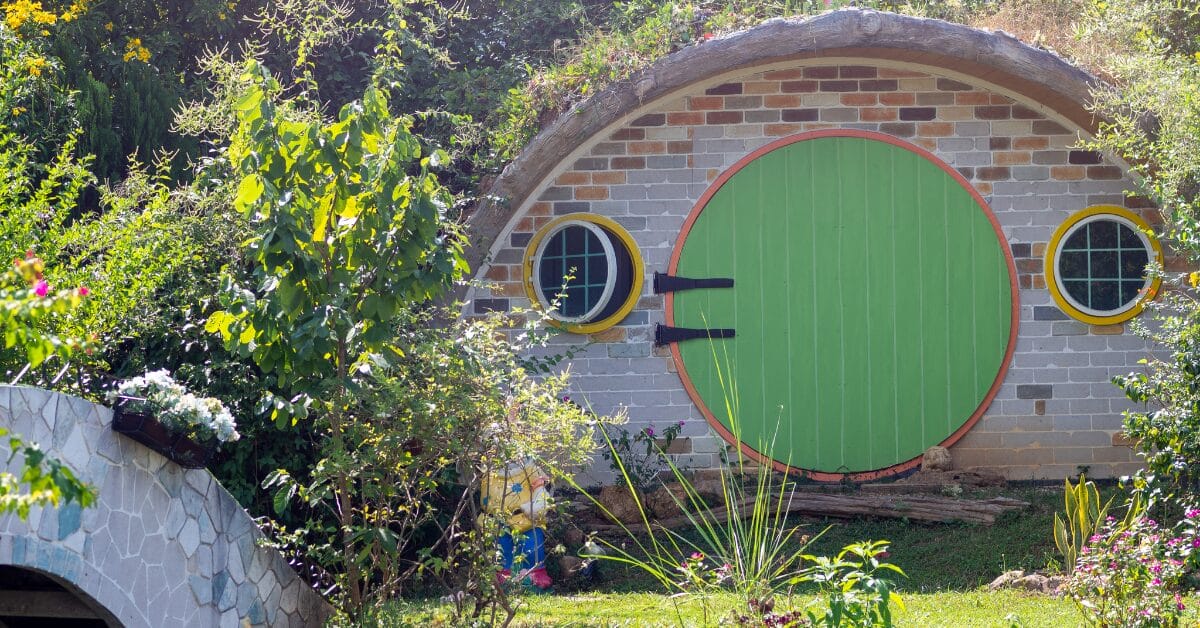 How to build a hobbit house? Design and planning