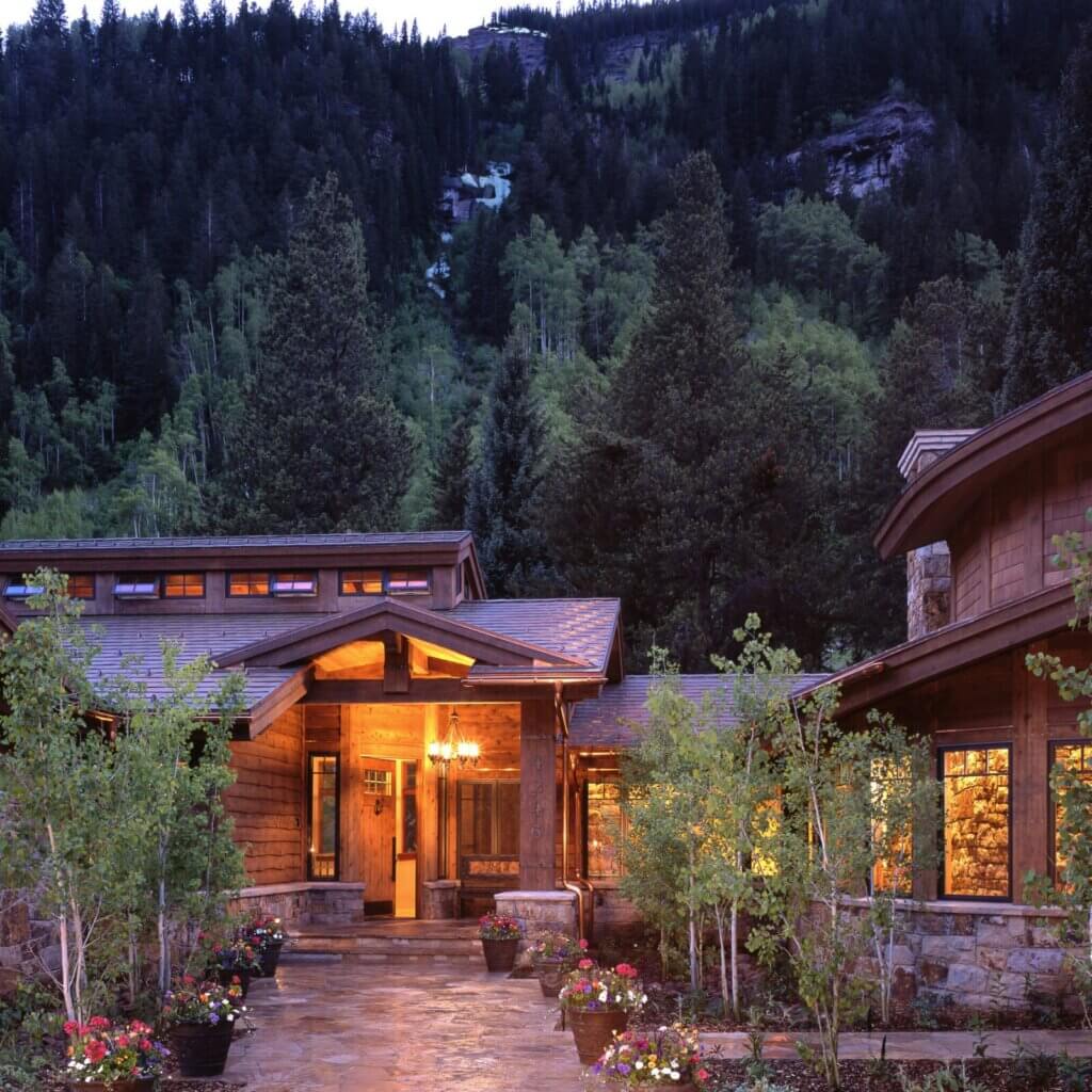 Cutting-edge log homes