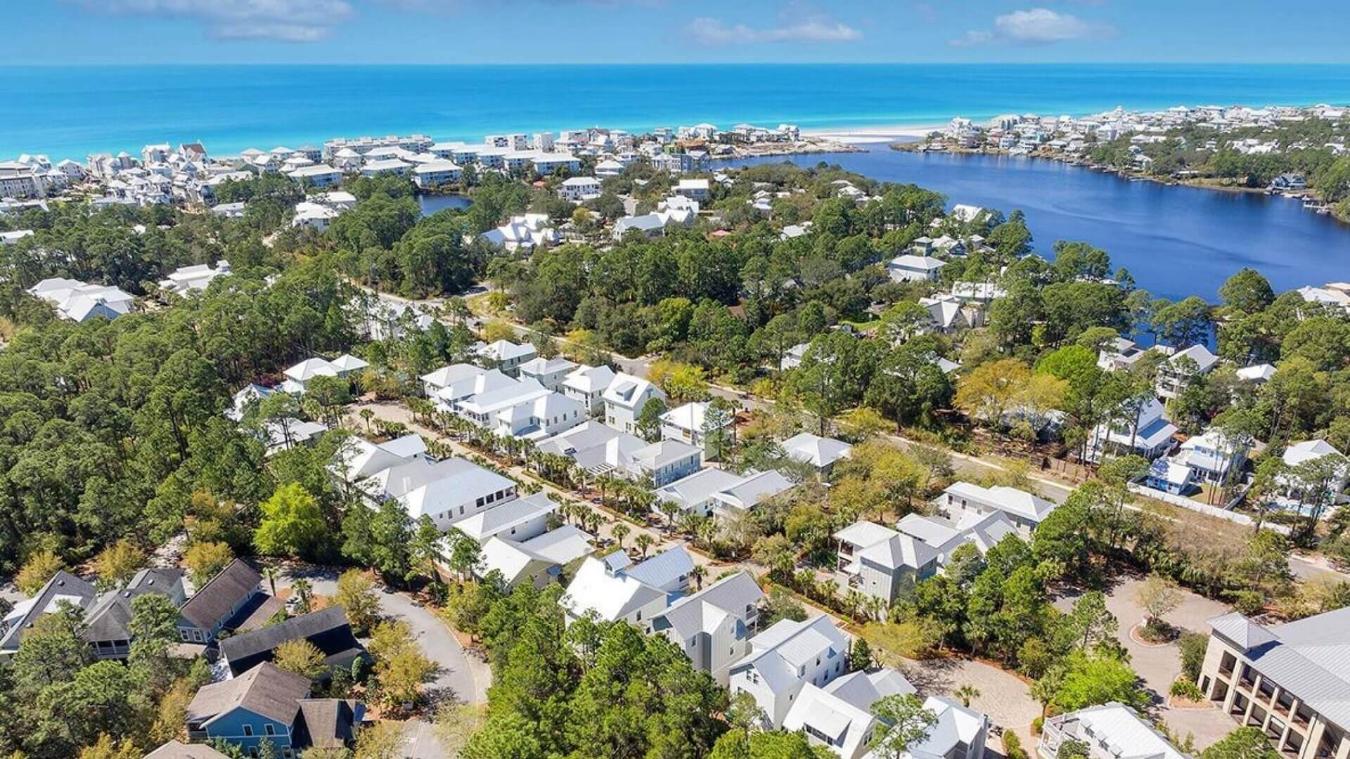 The Cottages of Eastern Lake, nestled alongside the stunning Eastern Lake.