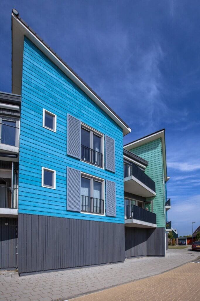 Living in a modern tiny house in Hawaii.