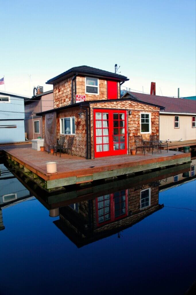 Living in a tiny house in Hawaii