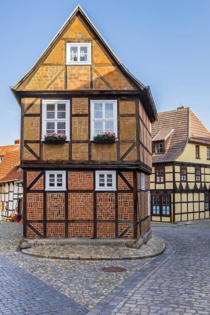 Reviews on the experience of living in a tiny house.