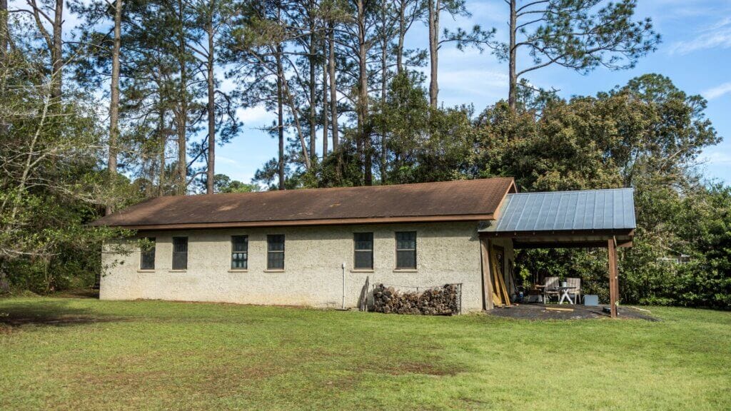 Design of a shed in barn style