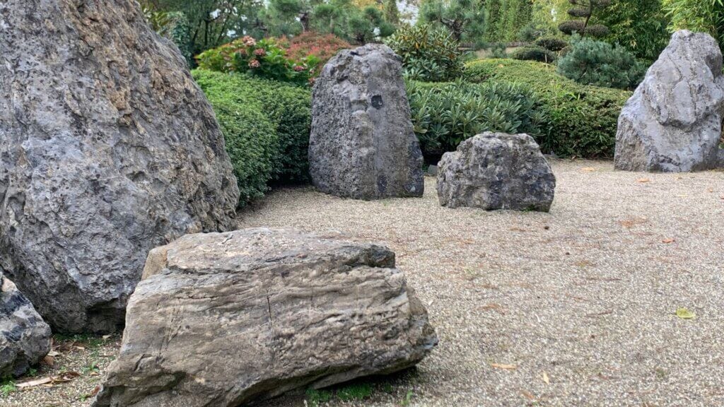  Areas for meditation have been established using rocks.