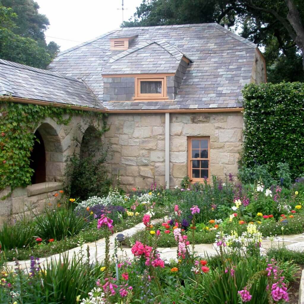 Tiny Stone Cottages: Exquisite Designs