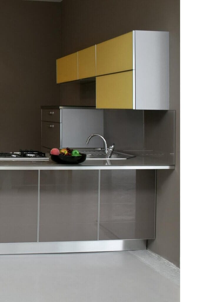 Ideas for the color of kitchen closet doors.