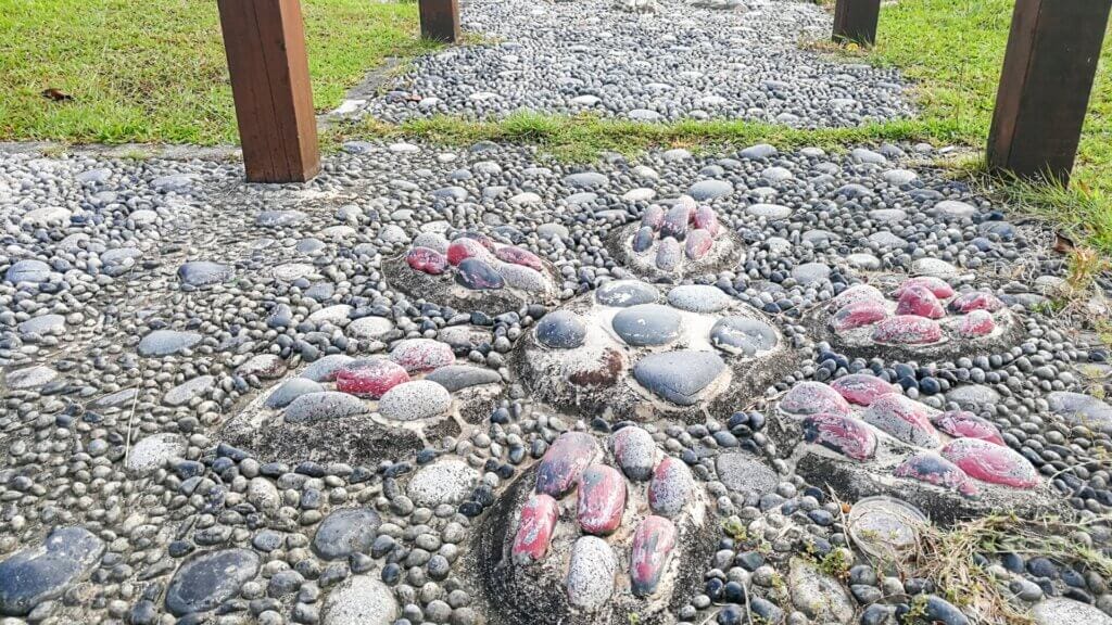 Ideas for landscaping with pebble stones