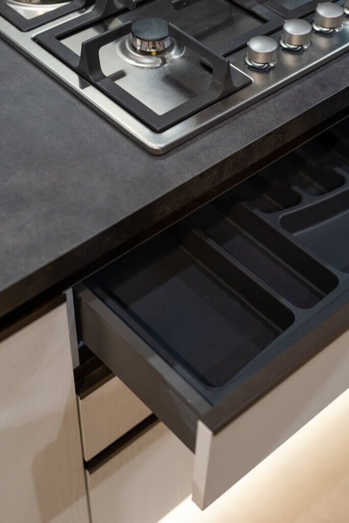 Discover these amazing small black and white kitchen ideas that are undeniably cool!