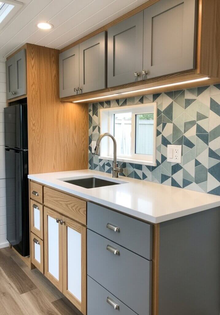 31_Custom Oak End Geometric Tiled Kitchen
