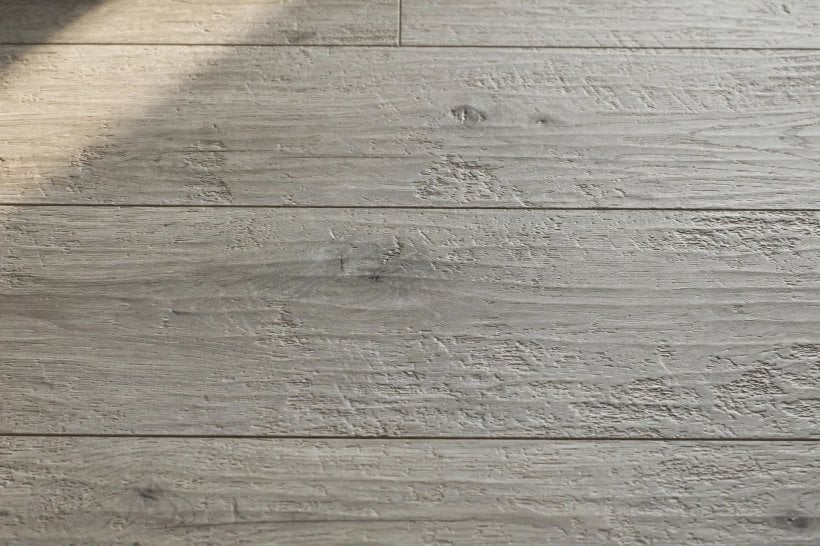 armstrong pryzm reviews: wood-look planks in a busy family hallway
