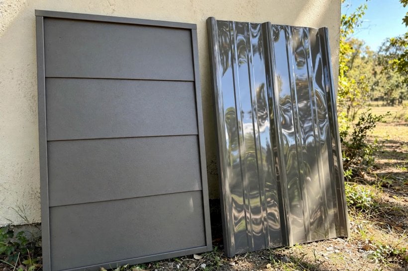metal siding oil canning: matte and gloss panels compared in direct sunlight