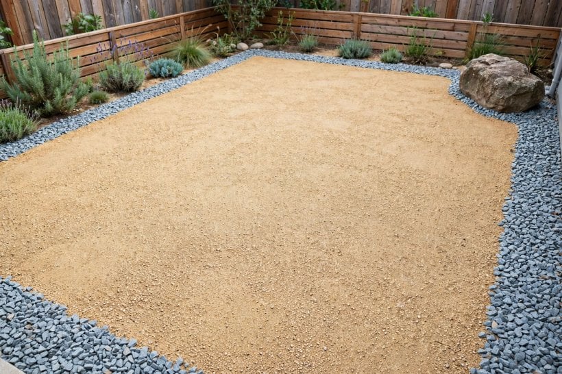 Rockscape Ideas: a decomposed granite field with a crushed stone border
