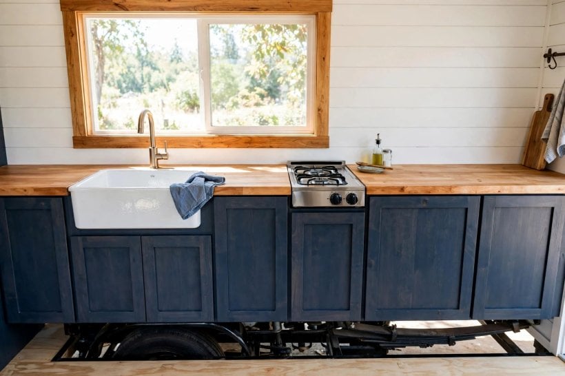 Tiny House Trailer-Specific Floor Plans: a straight kitchen counter run centred over the axle group